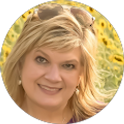 Profile photo of Lisa Dixon