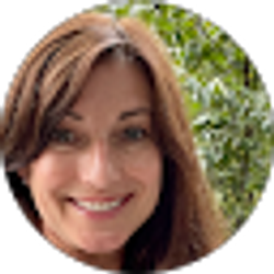 Profile photo of Lisa Holland