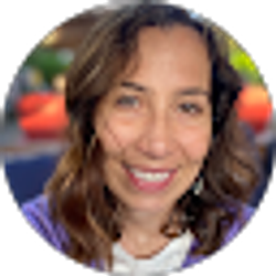 Profile photo of lauren kocic