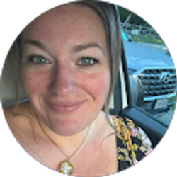 Profile photo of Amanda Floyd