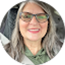 Profile photo of Carrie Thrasher