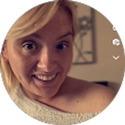 Profile photo of Lainie Darlage