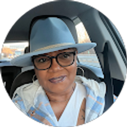 Profile photo of DENISE HUNTER
