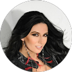 Profile photo of Nikki Daniels