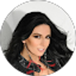 Profile photo of Nikki Daniels