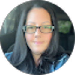 Profile photo of Danielle Fratangelo