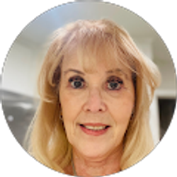 Profile photo of Lucy Harris