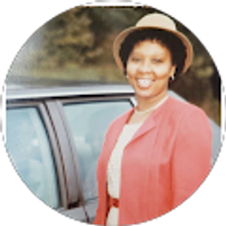 Profile photo of Leonie Irons