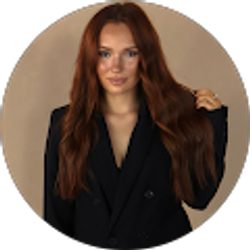 Profile photo of Julia Lewis