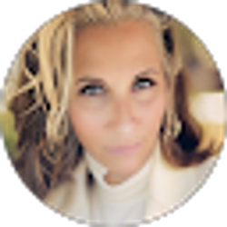 Profile photo of Tia R