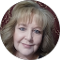 Profile photo of Linda Schmaedecke
