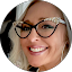 Profile photo of Lisa TwoTwo Maldet