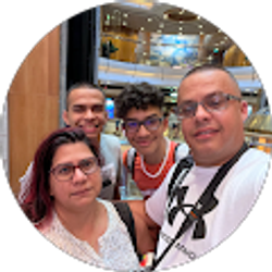 Profile photo of Alejandro Buroz