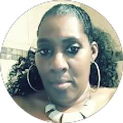 Profile photo of Leslie McCallum