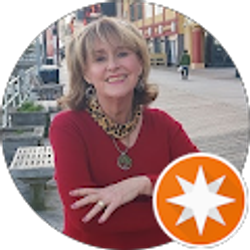 Profile photo of Lynne Napier Rhinehart