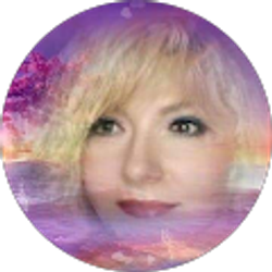 Profile photo of Nadine Indiveri