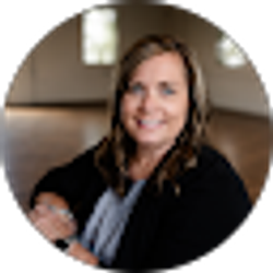 Profile photo of Julie Winters