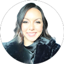 Profile photo of Danielle Artinger