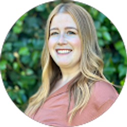 Profile photo of emma peterson