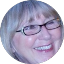 Profile photo of Robin Niedenfuer