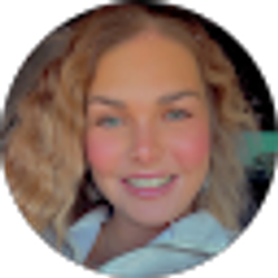 Profile photo of Mia Privat