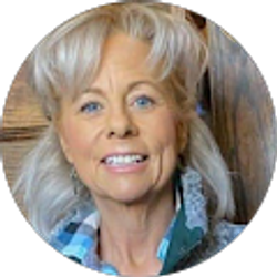 Profile photo of Laura