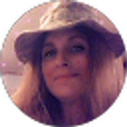 Profile photo of April Runk