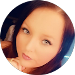 Profile photo of Summer Thompson