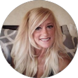 Profile photo of Lynette Kolhmeyer