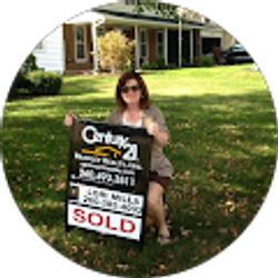 Profile photo of Lori Mills