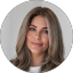 Profile photo of Kelly Kennedy