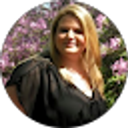 Profile photo of Denise Etzkorn