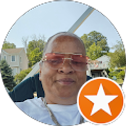 Profile photo of Dee Warner