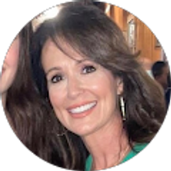 Profile photo of Domonique Tuminello