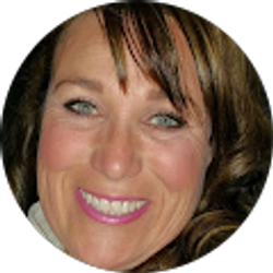 Profile photo of Laura Cunningham