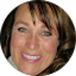 Profile photo of Laura Cunningham