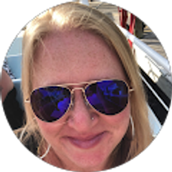 Profile photo of Amanda Golden