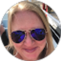Profile photo of Amanda Golden