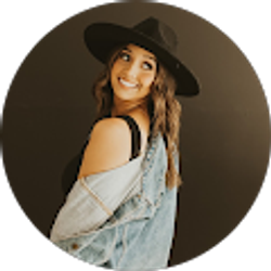 Profile photo of Nicole Cabral