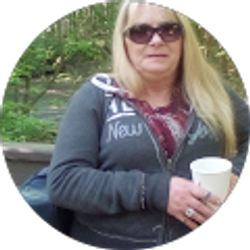 Profile photo of Julie Mellott