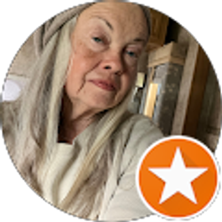 Profile photo of Carrie Young