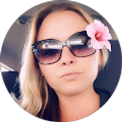 Profile photo of Nikki Koch