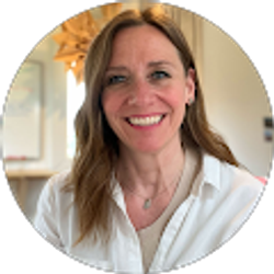 Profile photo of Kelly Weaver