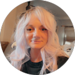 Profile photo of Amanda Lindstrom
