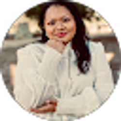 Profile photo of Stephanie Lopez