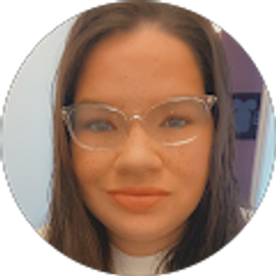 Profile photo of Laura Kaneshiro