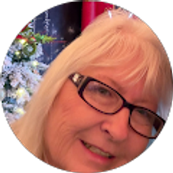 Profile photo of Julie Watts