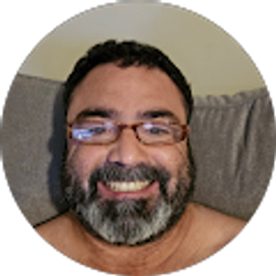 Profile photo of Ryan Rayos