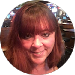 Profile photo of Carrie Wennerdahl