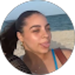 Profile photo of L A U R E N